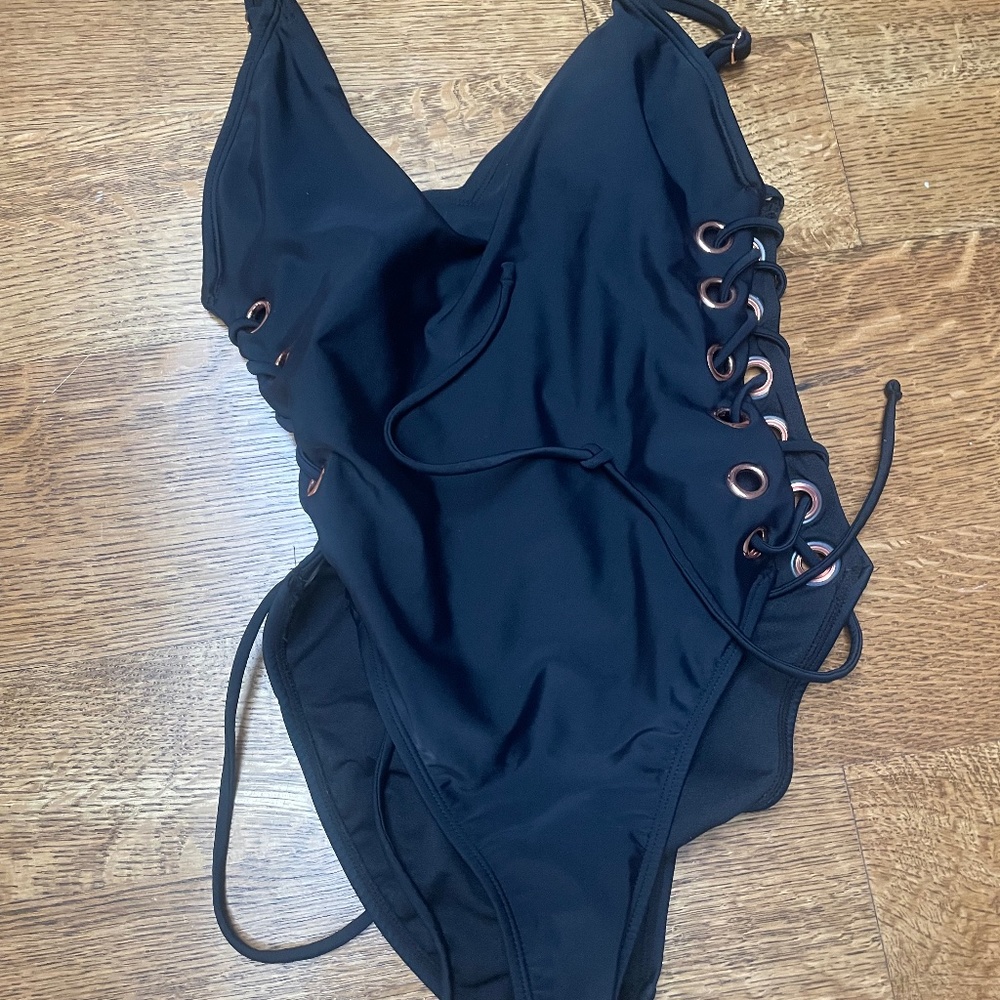 Xhilaration 1 piece Black bathing Suit with rose gold Grommets and ties on sides - Picture 2 of 6